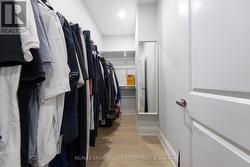 Primary bedroomwalk-in closet - 