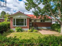 2034 CORNISH STREET  Ottawa, ON K1G 2R8
