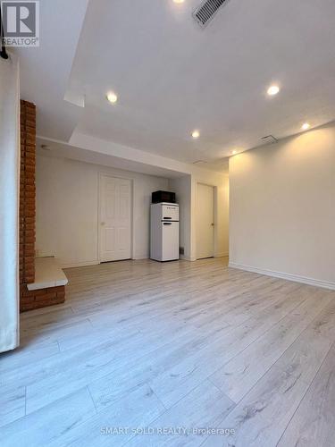 MAIN - 171 ANGUS DRIVE , Toronto, Ontario M2J 2W9 2