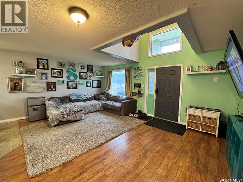 405 2Nd Avenue E, Biggar, SK 