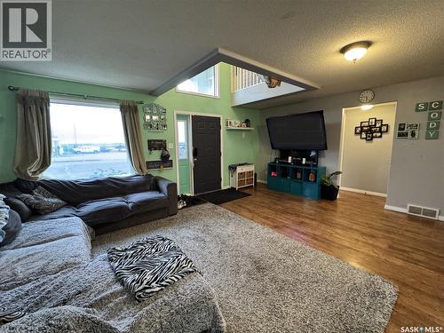 405 2Nd Avenue E, Biggar, SK 