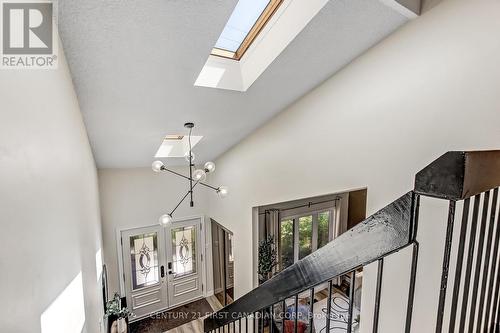 665 UPPER QUEEN STREET , London South (South P), Ontario N6C 5C3 5