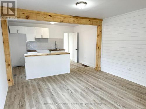 UPPER - 233 PELHAM ROAD , St. Catharines (Western Hill), Ontario L2S 1W8 2