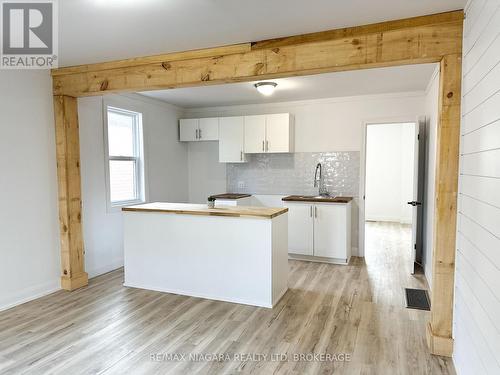 UPPER - 233 PELHAM ROAD , St. Catharines (Western Hill), Ontario L2S 1W8 4