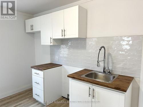 UPPER - 233 PELHAM ROAD , St. Catharines (Western Hill), Ontario L2S 1W8 5