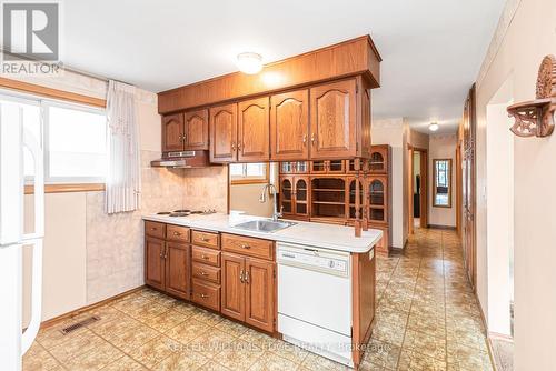 30 Goldfinch Road, Hamilton, ON 