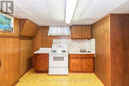 30 Goldfinch Road, Hamilton, ON 