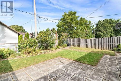 30 Goldfinch Road, Hamilton, ON 