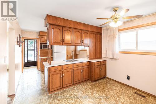 30 Goldfinch Road, Hamilton, ON 