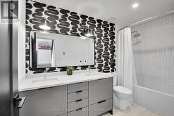 Main Bathroom - 
