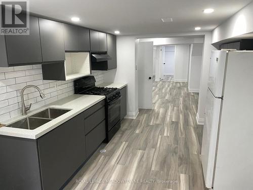 BSMT - 1211 COLLEGE STREET , Toronto, Ontario M6H 1C1 2