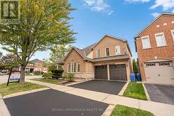 28 O'SHEA CRESCENT  Ajax, ON L1T 4W7