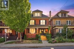 25 FAIRHOLT Road S Hamilton, ON L8M 2T2