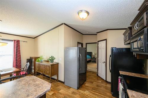 24 Silverdale Crescent, Winnipeg, MB 