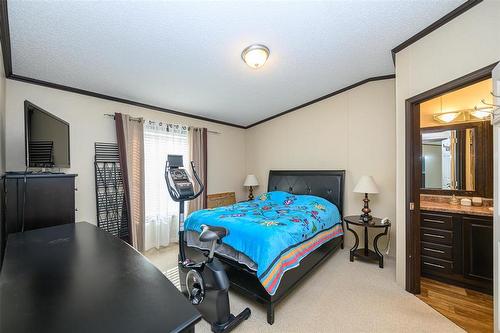 24 Silverdale Crescent, Winnipeg, MB 