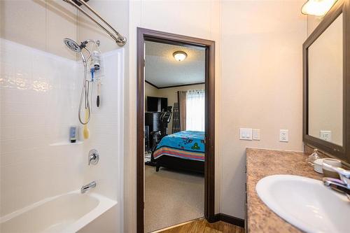 24 Silverdale Crescent, Winnipeg, MB 