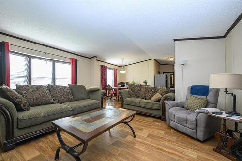 24 Silverdale Crescent, Winnipeg, MB 