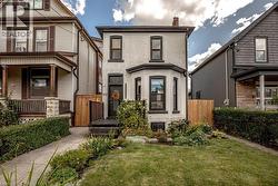212 GIBSON Avenue Hamilton, ON L8L 6K1