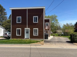 118  - 120 Rue Desjardins Mandeville, QC J0K 1L0