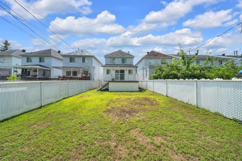 Courtyard - 4651 Rue Guénette, Laval (Chomedey), QC 