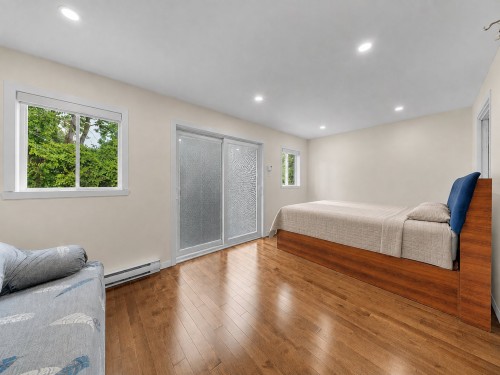 Family Room - 4651 Rue Guénette, Laval (Chomedey), QC 