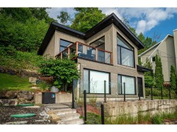 201 217e Avenue  Saint-Hippolyte, QC J8B 1W7