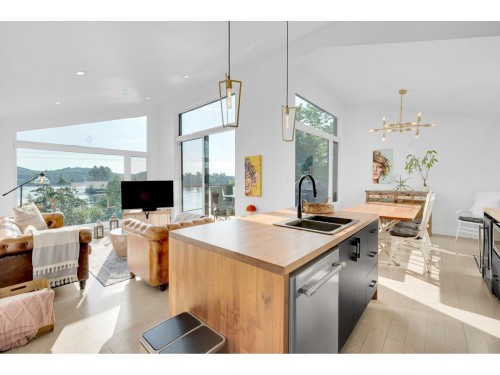 201 217e Avenue , Saint-Hippolyte, QC J8B 1W7 4