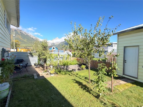 166 14Th Street, Fernie, BC 