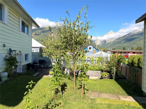 166 14Th Street, Fernie, BC 