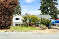560 Ridley Dr Colwood, BC V9C 1K4