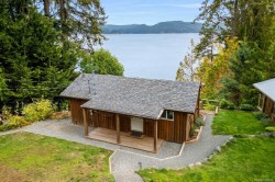 25 Seagirt Rd Sooke, BC V9Z 1A2
