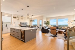 2423 Azurite Cres Langford, BC V9B 0Z6
