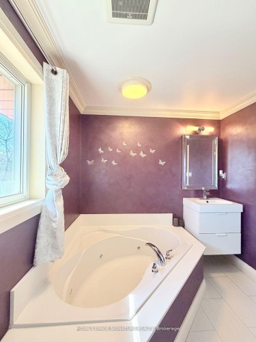 2263 Harcourt Crescent, Mississauga, ON 