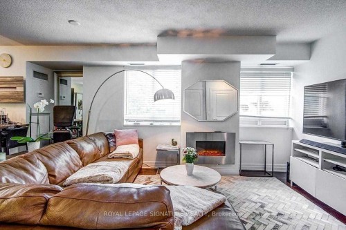 503-35 Balmuto Street , Toronto, ON M4Y 0A3 4