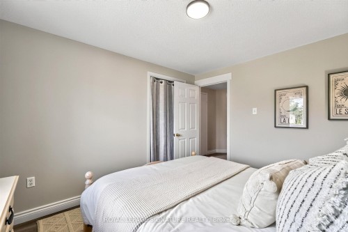 1373 Treeland Street, Burlington, ON 
