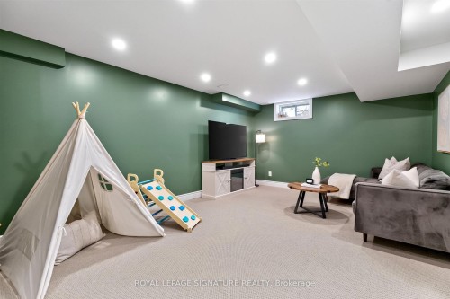 1373 Treeland Street, Burlington, ON 