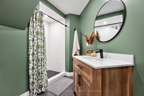 1373 Treeland Street, Burlington, ON 