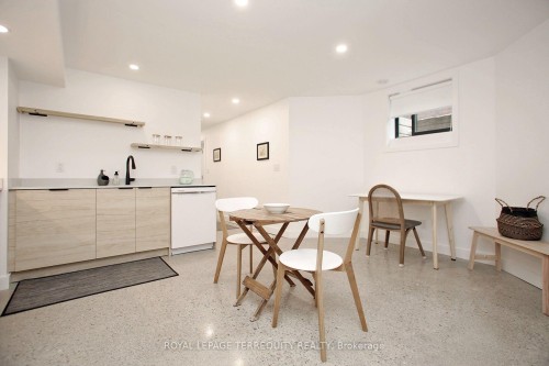 Bsmt-354 Main Street , Toronto, ON M4C 4X7 5