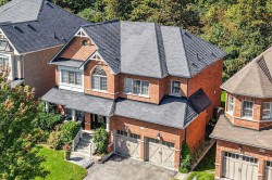 98 Greenforest Grove Whitchurch-Stouffville, ON L4A 1S7