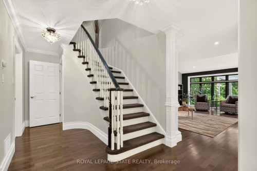 667 Sandcherry Drive, Burlington, ON 