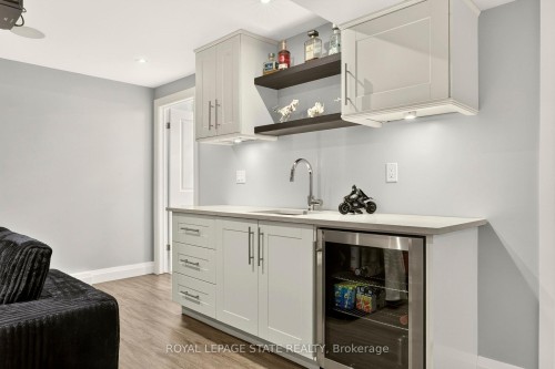 667 Sandcherry Drive, Burlington, ON 