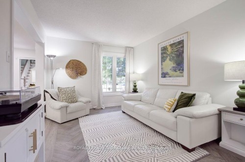 5386 Landsborough Avenue, Mississauga, ON 