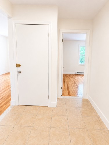 9235 Av. du Parc , Montréal (Ahuntsic-Cartierville), QC H2N 2A2 3