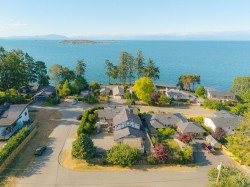 7115 Huddlestone Rd Lantzville, BC V0R 2H0
