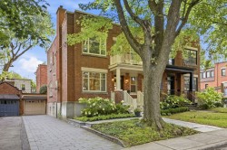3870 Av. Harvard  Montréal (Côte-Des-Neiges/Notre-Dame-De-Grâce), QC H4A 2W5