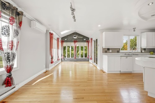 Boudoir - 108 Rue Des Érables, Courcelles/Saint-Évariste, QC 