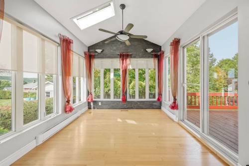 Boudoir - 108 Rue Des Érables, Courcelles/Saint-Évariste, QC 