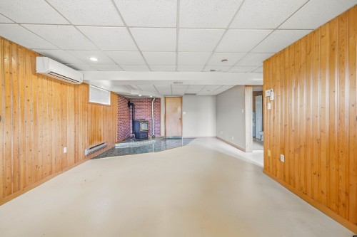 Salle familiale - 108 Rue Des Érables, Courcelles/Saint-Évariste, QC 