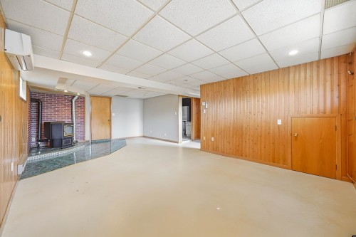 Salle familiale - 108 Rue Des Érables, Courcelles/Saint-Évariste, QC 