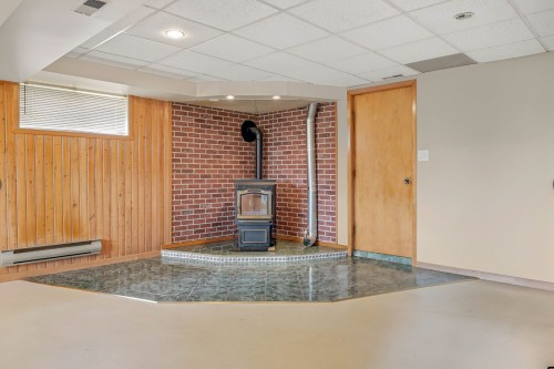 Salle familiale - 108 Rue Des Érables, Courcelles/Saint-Évariste, QC 